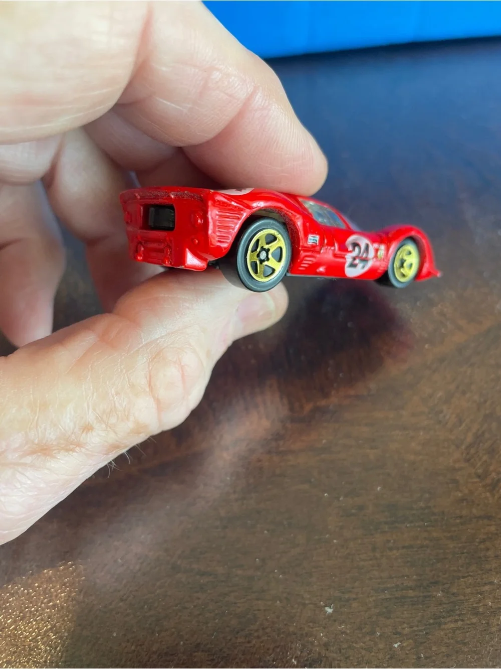 2001 HOT WHEELS FERRARI P4 #24 RED 1:64 DIECAST 2 3/4